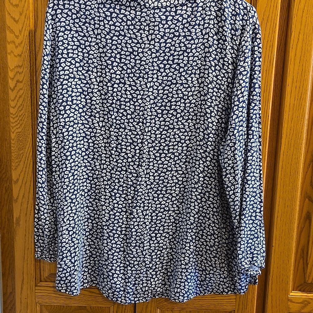 XL Amazon Essentials Womens 3/4 Sleeve Button Popover Shirt Loose-Fit V-Neck Top - Picture 11 of 16